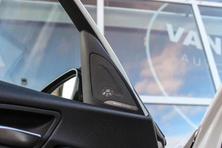 BMW 1-serie 120i Edition M Sport Shadow High Executive | 2e eigenaar | Driving Assistant | Schuif-/kanteldak | Camera | Harman Kardon | Keyless entry | LED | M sport remmen | PDC / 38