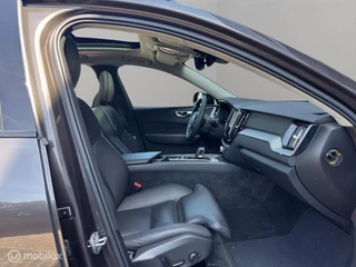 Volvo XC60 2.0 T6 Plug-in hybrid AWD Plus Dark / 21