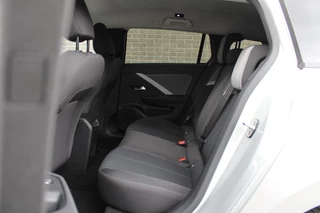 Opel Astra Sports Tourer 1.2 Level 2 Keyless Start, Cruise en Climate Control, Parkeersensoren Voor en Achter, Navigatie / 12