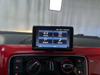 Volkswagen Up! 1.0 take up! BlueMotion Panoramadak Stoelverwarming Parkeersensoren / 13