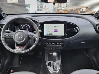Toyota Aygo X Hybrid 115 GR Sport NIEUW IN DE SHOWROOM DIRECT LEVERBAAR 18'' LM-VELGEN PDC STOELVERWARMING AD-CRUISE / 8
