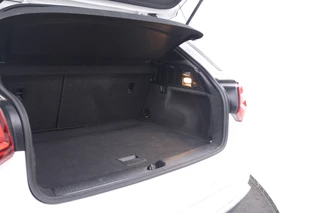 Audi Q2 30 TFSI Sport  S-line! Leer, Cruise, Navigatie / 13