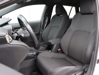 Toyota Corolla Touring Sports 1.8 Hybrid Business  | Navigatie | Stoelverwarming / 4
