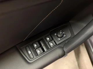 Volkswagen Tiguan 1.5 TSI R-Line Pano Virtual Harman Kardon / 18