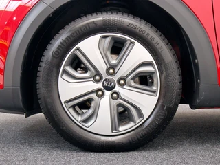 Kia Niro 1.6 GDi Hybrid DynamicLine | Trekhaak | All-seasonsbanden | Navigatie / 7