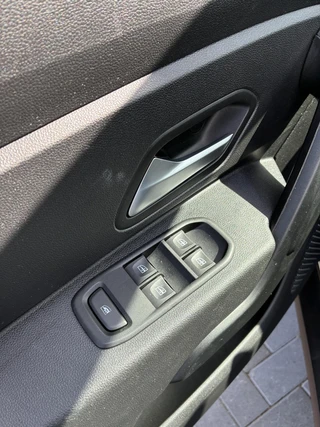 Dacia Duster 1.3 TCe Comfort | Airconditioning | Cruise control | Parkpilot | Apple Carplay/Android Auto | Elektrisch Pakket | LM-Velgen / 16