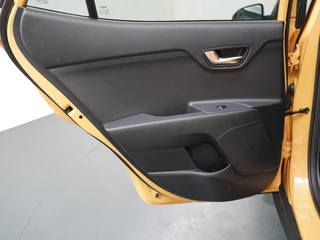Kia Stonic 1.0 T-GDi MHEV DynamicPlusLine  - Stoel/Stuurverwarming - Lichtmetalen Velgen - Navigatie - LED Koplampen - Cruise Control - Fabrieksgarantie Tot 2031 / 31