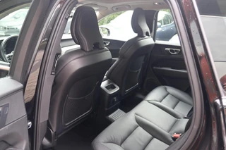 Volvo XC60 T6 Recharge AWD Inscription | Stoelverwarming | Trekhaak | Parkeercamera | Panoramadak | Pilot Assist |  BLIS  | Leder | Keyless / 26