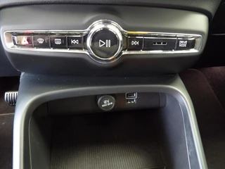 Volvo XC40 T5 Twin Engine 262pk Geartronic Inscription / 31