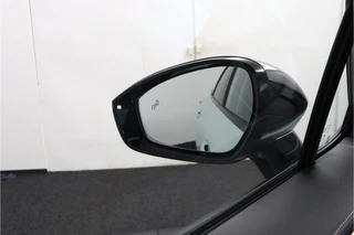 Omoda 5 EV Premium 61 kWh *DEMO* - Full Options! - Stuur-/stoelverwarming - Draadloze Apple Carplay of Android Auto - Schuif-/kanteldak - 7 jaar of 150.000km Fabrieksgarantie / 73
