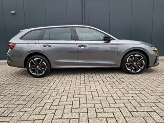 Skoda Octavia 1.4 TSI * RS iV * Navigatiesysteem * Parkeercamera * Stoelverwarming * Head up display * / 32