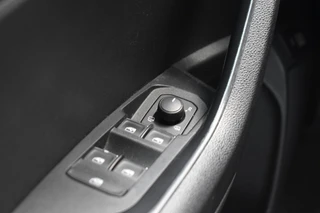 Skoda Karoq 1.5 TSI LEDER LMV NAVIGATIE CRUISE / 30