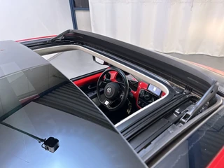 Volkswagen Up! 1.0 take up! BlueMotion Panoramadak Stoelverwarming Parkeersensoren / 9