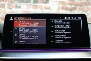 BMW 5 Serie Touring 520i High Executive M Sport Pakket Automaat  / Trekhaak / Panoramadak / Stoelverwarming / Nappa Leder / Comfortstoelen / Achteruitrijcamera / Apple Carplay / Driving Assistant / Cruise Control / Navigatie Professional / Adaptief Onderstel / 29