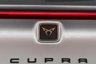 CUPRA Leon Sportstourer 1.4 e-Hybrid Achteruitrijcamera 18" Stoelverwarming Carplay / 36