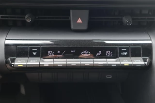 Toyota C-HR HYBRID 140 DYNAMIC ANDROID/APPLE AD-CRUISE PRIVACY-GLASS PARK-SENSOREN KEYLESS 18"LMV BLISS NL-AUTO / 32