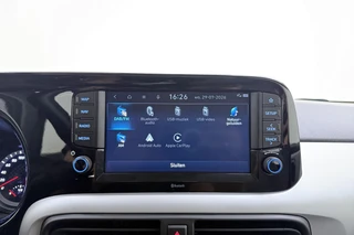 Hyundai i10 1.0 Premium | Camera | Parkeersensoren | Climate control | Weinig kilometers | Cruise control | DAB Radio / 23