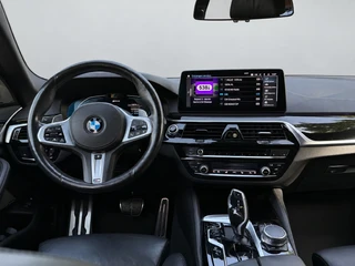 BMW 5 Series Touring 530e M sport PLUS panoramadak, electr trekhaak, lazer, VOL OPTIES! 1 e eigenaar, Origineel NL auto met nap / 2