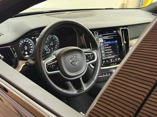 Volvo V60 2.0 B3 R-Design | Panoramadak | Harman Kardon | 360 Camera | Apple carplay & Android Auto / 2