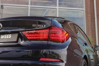 BMW 5-serie Gran Turismo 535i High Executive | NL auto | Facelift | Camera | Navigatie | Bluetooth | Xenon | PDC | Climate control | Cruise control | 19 inch | Elektrische achterklep / 44