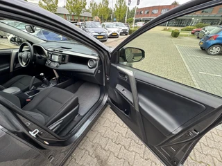 Toyota RAV4 2.0 Style 4WD / 23