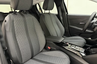 Peugeot 208 1.2 Hybrid 110 e-DCS6 Allure | 360° Camera | Navigatie | Apple Carplay & Android Auto | 16'' LM Velgen | Climate Control / 4