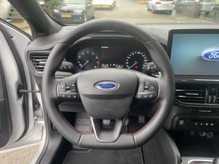 FORD Focus 1.0 EcoBoost Hybrid 125pk ST-Line / 18