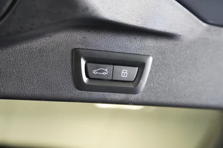 BMW X5 xDrive50e Launch Edition  Panoramadak Leder M-Sport Pro Trekhaak Head-Up / 33