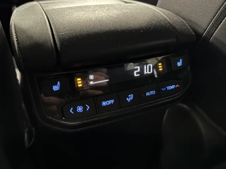Toyota Highlander 2.5 AWD Hybrid Premium | Navigatie | JBL-Audio | Parkeersensoren | Achterklep Elektrisch | ( Vestiging - Nieuwegein ) / 36