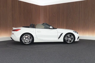 BMW Z4 Roadster sDrive20i 197pk High Executive Stoelverwarming Leder LED Navigatie / 8