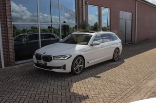 BMW 5-serie Touring 540i xDrive High Executive Luxury-Line | 1e eigenaar | Achterasbesturing | Cruise control adaptief | Apple carplay | Adaptief LED | DAB | Panoramadak | HiFi audio