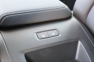 Volvo XC60 2.0 T6 PHEV AWD Plus Black Edition  | Panoramadak | Head-up | 360 Camera | H&K / 49