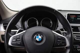 Bmw X1 sDrive20i Orange Edition 192PK Pano | Leder | HUD | Stoelverwarming / 16