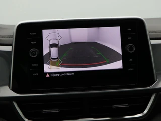 Volkswagen T-Roc 1.5 TSi 150 Pk Automaat Style | Carplay | IQ.Light LED | Panoramadak | Virtual Cockpit | Adaptive Cruise | 17 Inch / 9