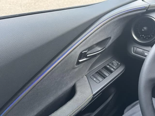 Toyota C-HR 2.0 Plug-in Hybrid 220 Première Edition PANODAK LEER 360° CAMERA JBL-AUDIO EL-STOEL STOEL/STUURVERW BLIND SPOT KEYLESS LED EL-ACHTERKLEP 19'' LM-VELGEN NL-AUTO / 29