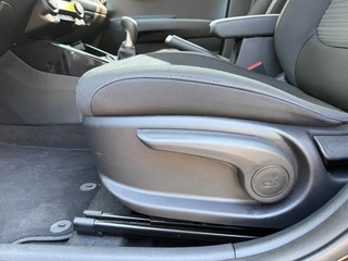 Kia Stonic 1.0 T-GDi MHEV DynamicLine Navigatie | Climate Control | Cruise Control | Apple CarPlay & Android Auto | Resterende fabrieksgarantie TM 150.000 KM | 2035 / 15