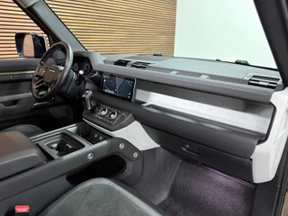 Land Rover Defender 110 2.0 D200 110 | Pano | PPF | Meridian | Trekhaak | Carplay | Geel kenteken / 8