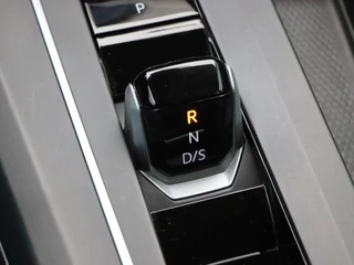 Volkswagen Golf 1.5 eTSi 150 Pk Automaat Style | Adaptive Cruise | Climatronic | Camera | CarPlay | Navigatie | 17 Inch / 12