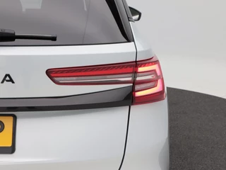 Škoda Kodiaq 1.5 TSi 204 Pk Automaat PHEV Tour Edition | Trekhaak | Stoelverwarming | Adaptive Cruise | Navigatie | Carplay | 18 Inch | 27.263 Km !! / 15