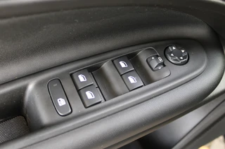 Jeep Avenger 1.2 Longitude  | JBL Audio | Adaptieve cruise | Keyless / 12