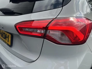 Ford Focus 1.5 EcoBoost ST LINE / 15