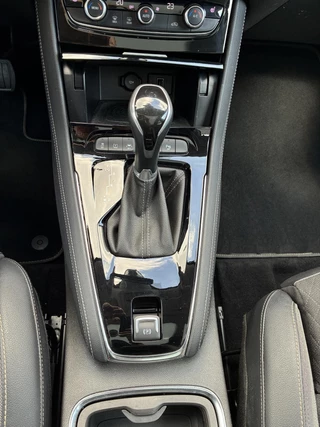 Opel Grandland X 130 PK 8-Traps Automaat | Climate control | Panorama dak | Winterpakket | Navigatie | Parkpilot | LM-Velgen | Trekhaak | AGR | Xenon verlichting / 12