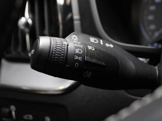Volvo XC60 2.0 Recharge T8 AWD R-Design Panoramisch schuif/kantel dak, 360 Camera, Stoelverwarming, Harman/Kardon audio installatie, Navigatie / 27