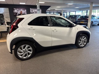 Toyota Aygo X 1.0 VVT-i MT Play /clima/stoelverw / camera/cruisec /pdc/apple/boeken / 6