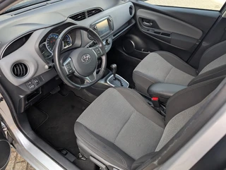 Toyota Yaris 1.5 Hybrid Aspiration / 10
