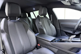 Peugeot 508 SW 1.2 PureTech GT | Achteruitrijcamera | Parkeersensoren | Full-map Navigatie | Climate control | Adaptive Cruise control | Stuurbediening | Inklapbare trekhaak | Parkeersensoren voor/achter | Verwarmde voorstoelen | Dakrails | Keyless entry | Lane-keeping system / 14