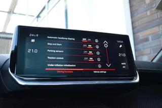 Peugeot 208 1.2GT-LINE nieuwe riem PANODAK LEDER / 38