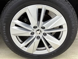Skoda KAROQ 1.5 TSI ACT Business Edition Plus | Automaat | Adaptive cruise | Stoelverwarming | Camera | Parkeersensoren | BTW / 10