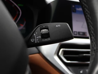 BMW 3 Serie 320i High Executive Edition  | Schuifdak | Leder | Camera | Org. NL / 31