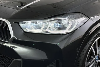 BMW X2 xDrive25e M Sport Panoramadak Head-Up Harman Kardon Elektrische Stoelen / 23